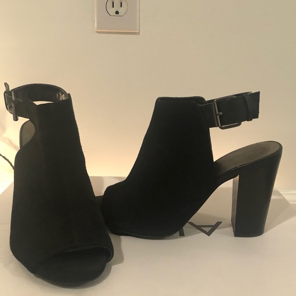 Open Toed High Heels. - Picture 3 of 3